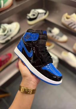 AIR JORDANS RETRO 1 PATENT BLUE BLACK
