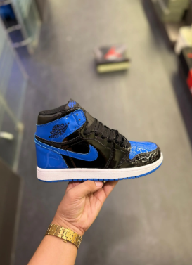 AIR JORDANS RETRO 1 PATENT BLUE BLACK