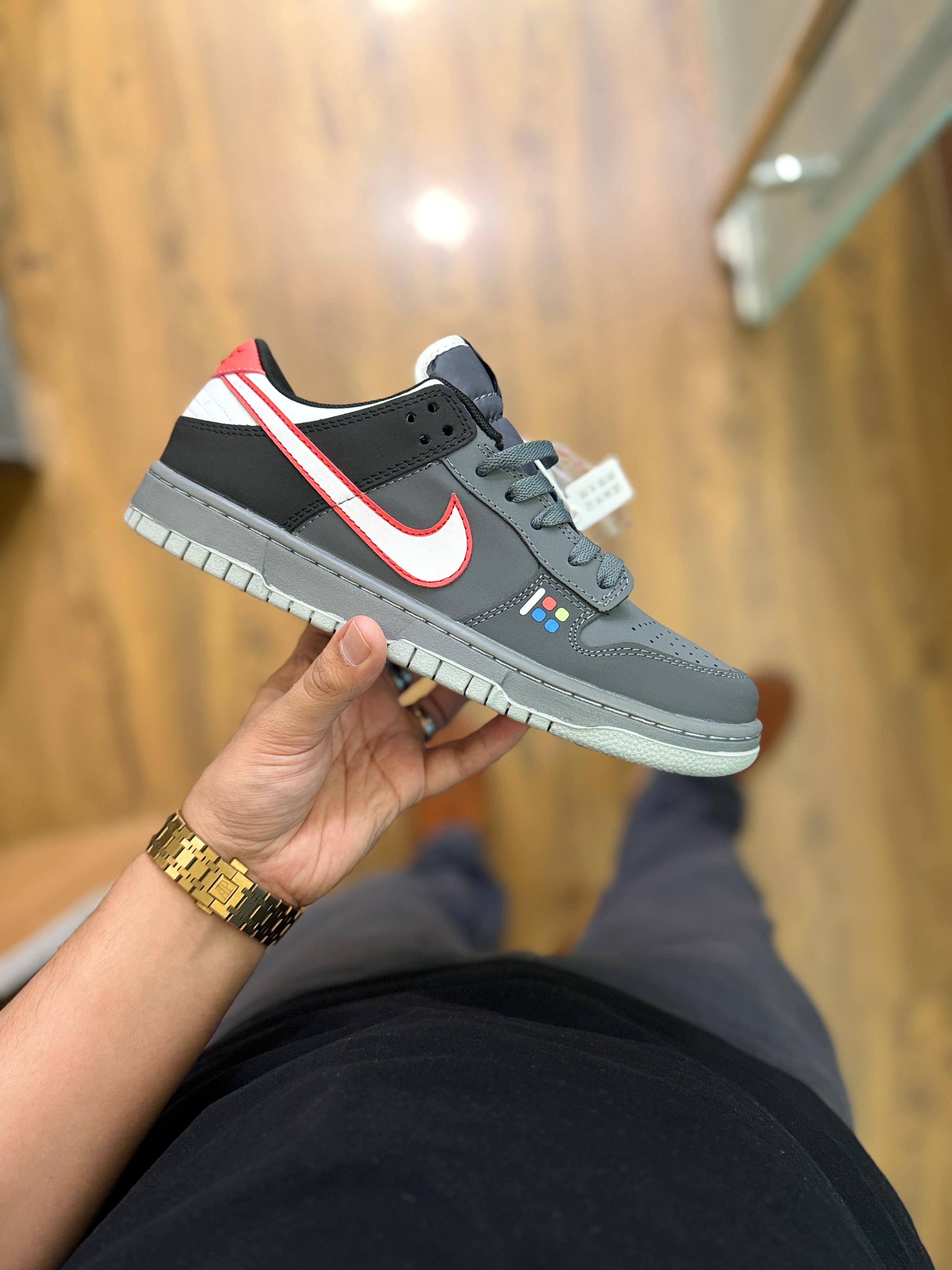 NiKE SB DUNK SUPREME GREY 2025🖤🖤