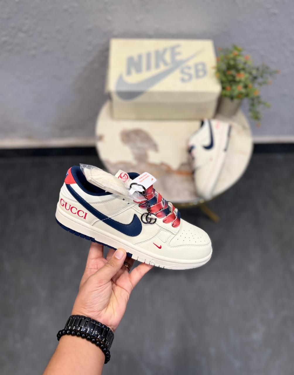 NIKE SB DUNK X GUCCI CUSTOM KEYCHAIN