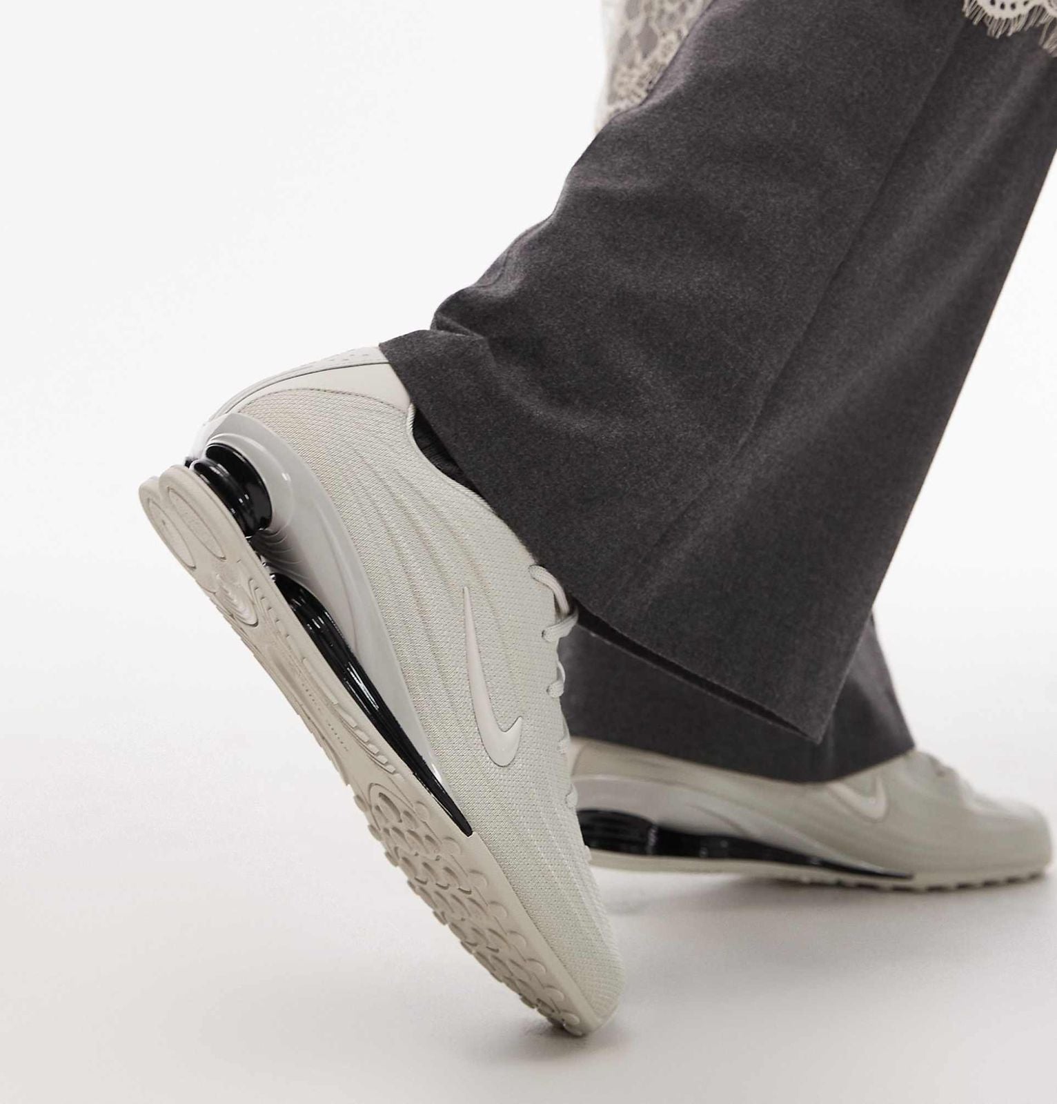 NIKE SHOX Z REIMAGINES LIGHT BONE 2026