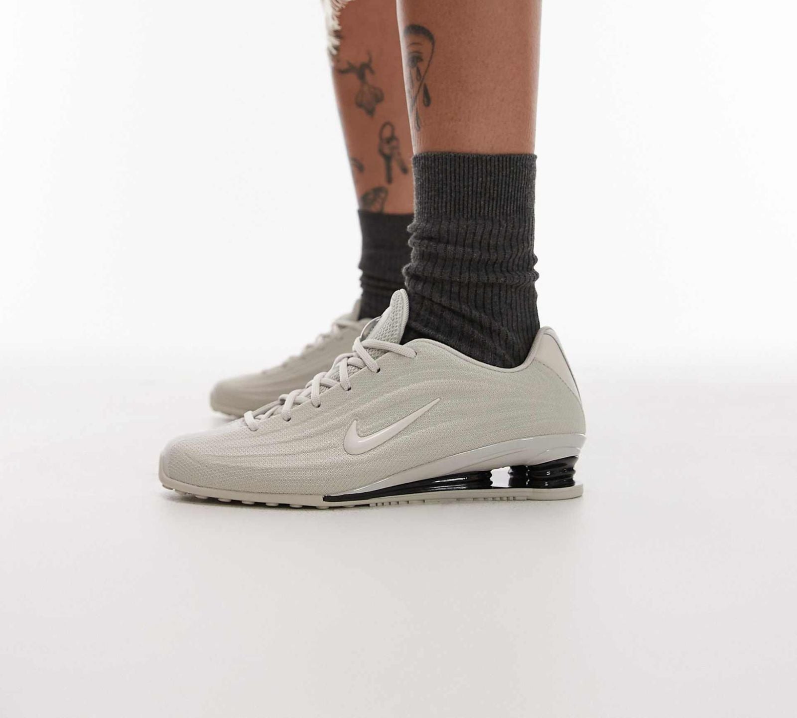NIKE SHOX Z REIMAGINES LIGHT BONE 2026