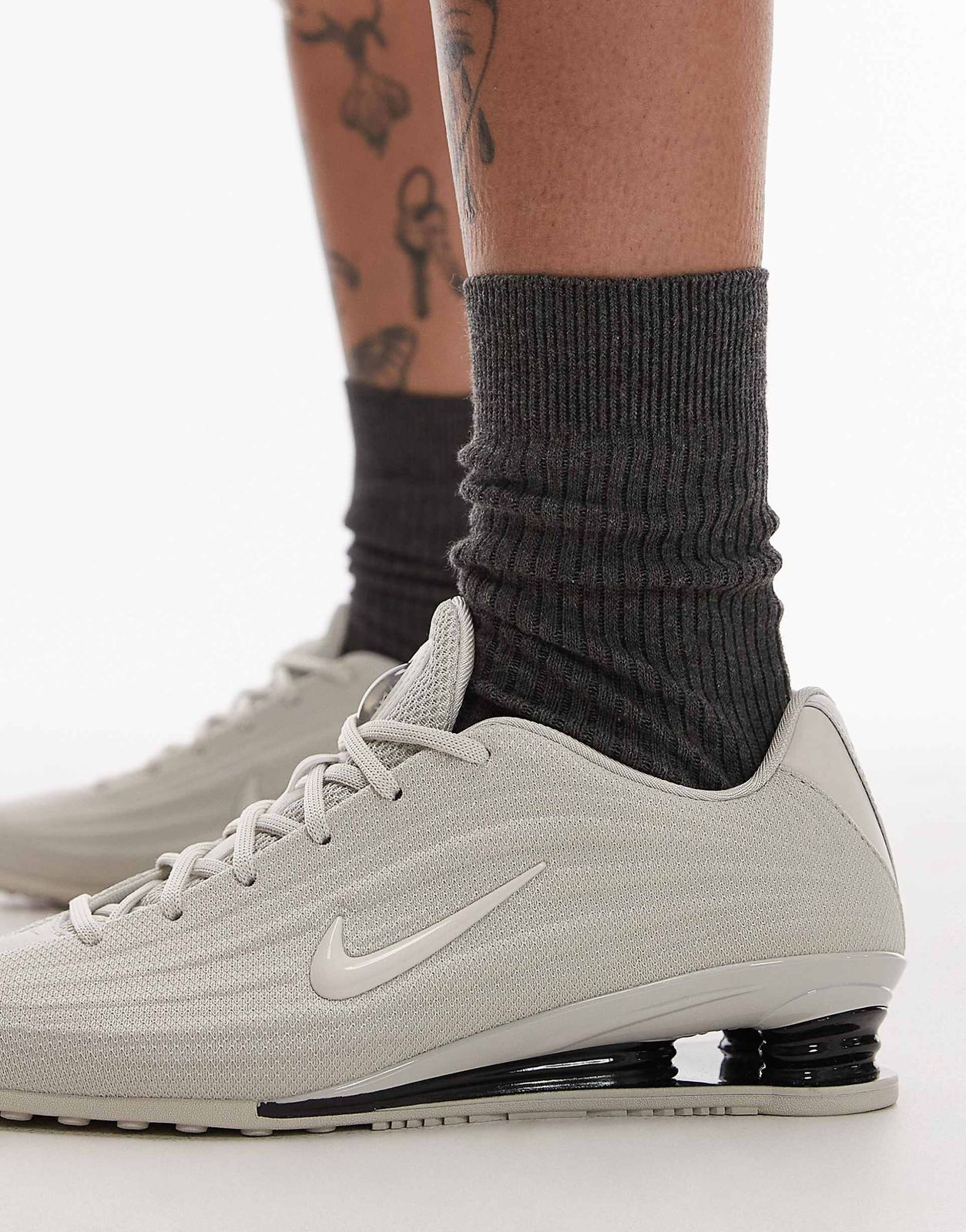 NIKE SHOX Z REIMAGINES LIGHT BONE 2026