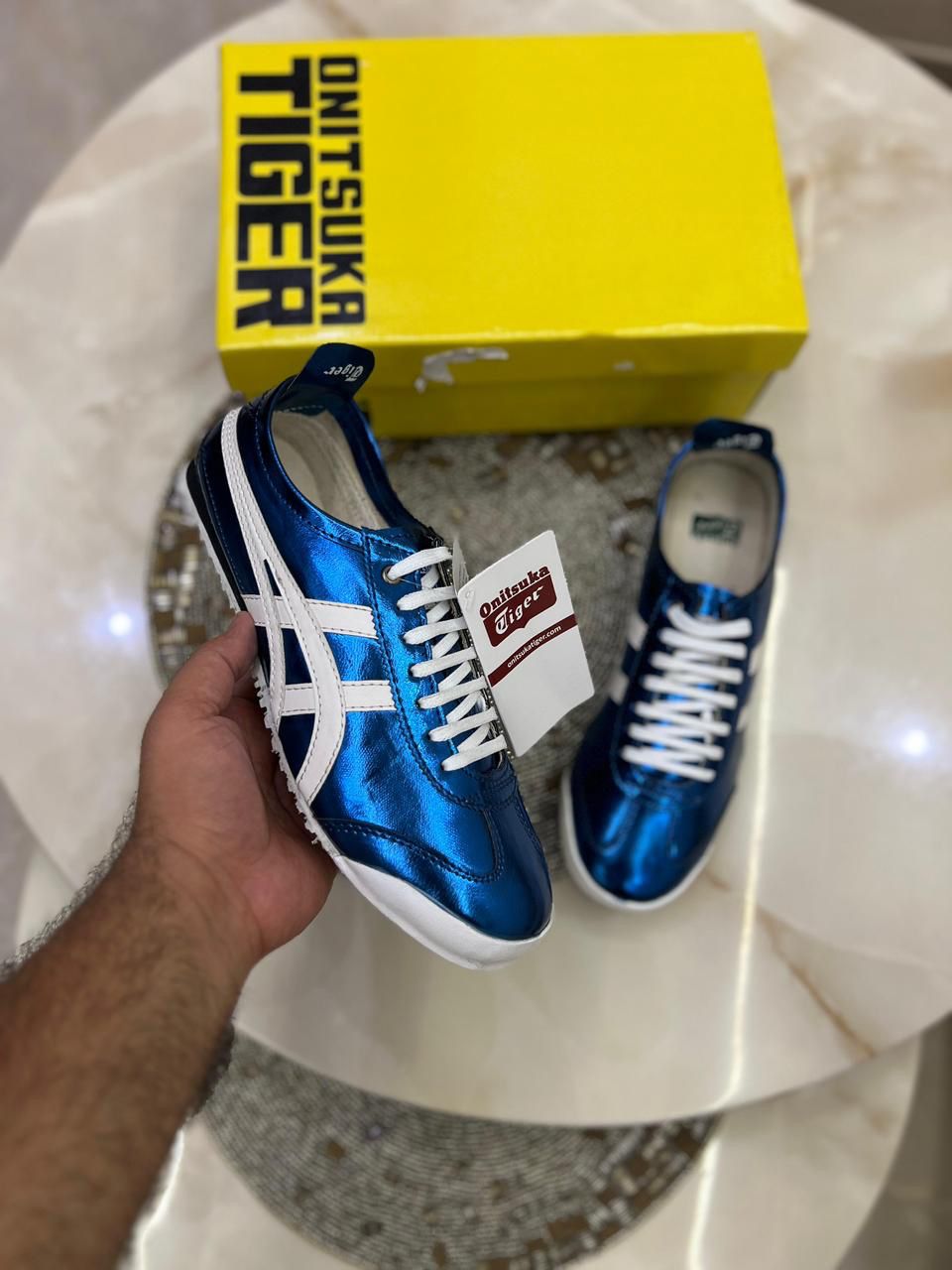 ONITSUKA TIGER