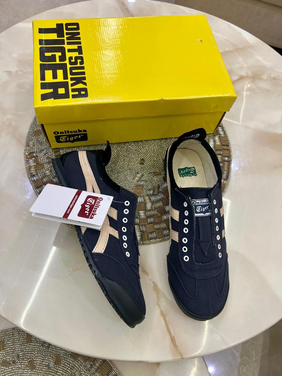 ONITSUKA TIGER