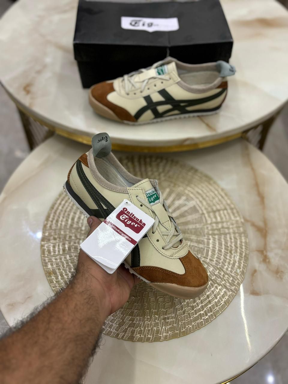 ONITSUKA TIGER