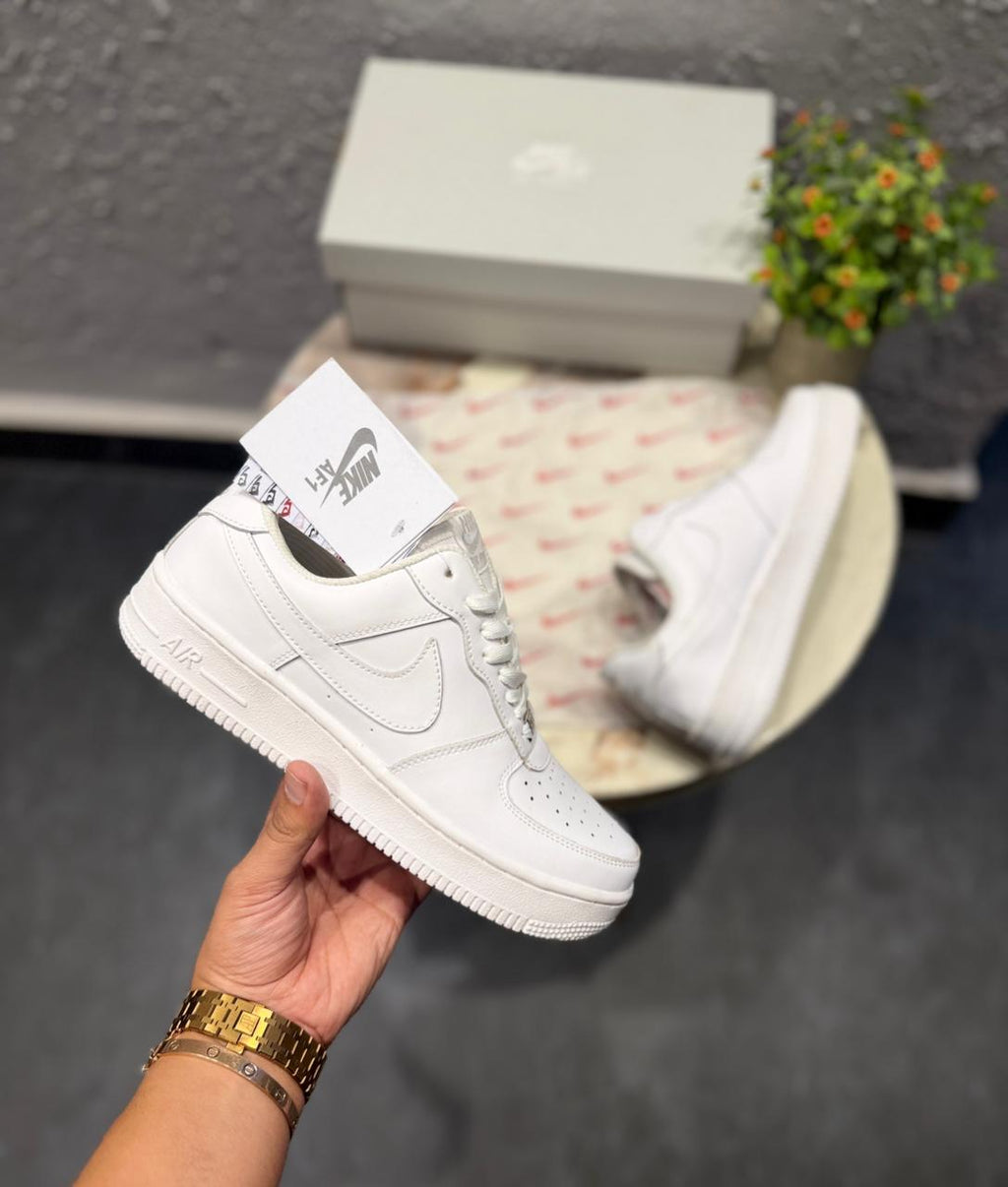 NIKE AIRFORCE ONE WHITE 🖤