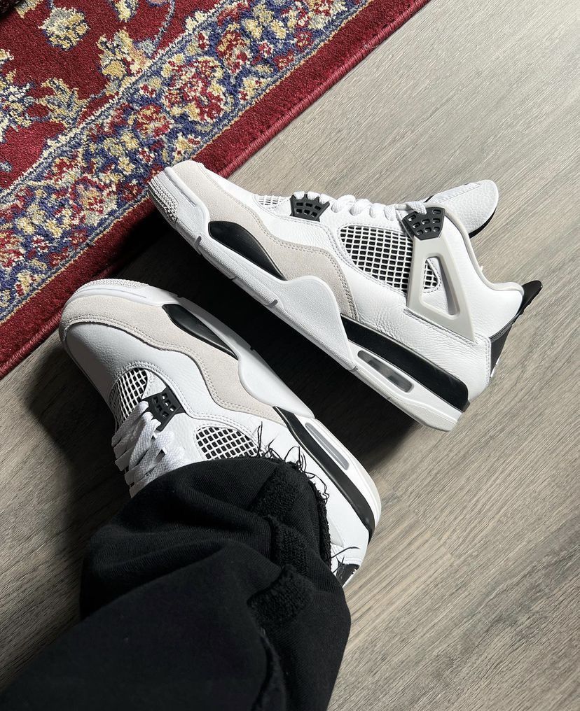 AIR JORDANS RETRO 4 BLACK ARMY