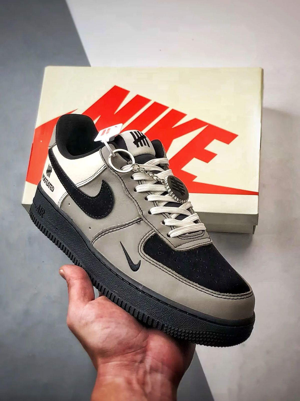NIKE AIRFORCE CUSTOM UNDEFEATED KEY CHAIN 2025