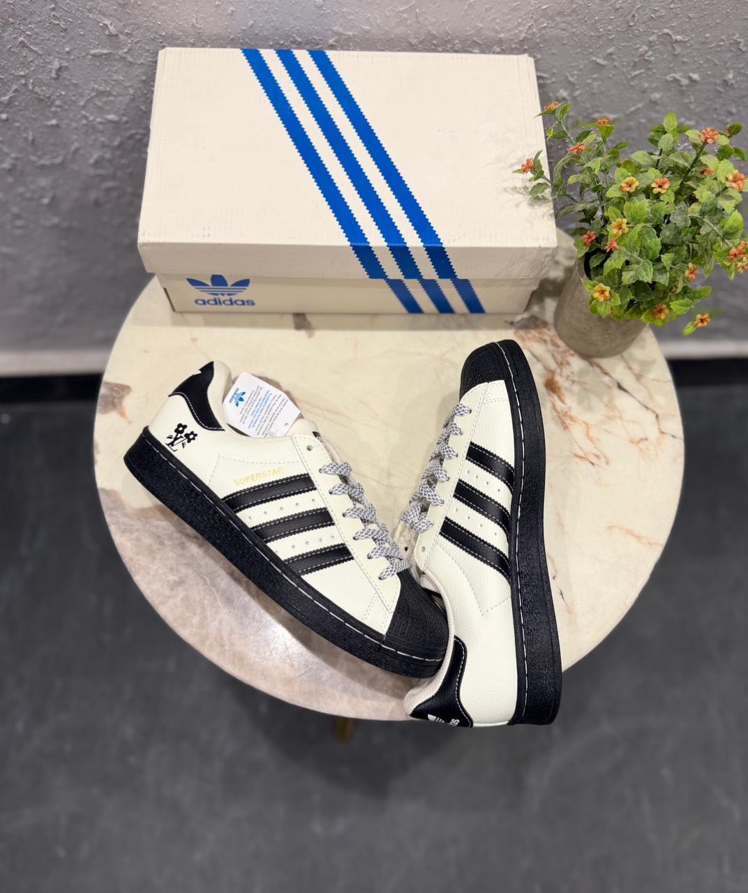 ADIDAS ORIGINALS SUPERSTAR LV OREO 🖤🖤