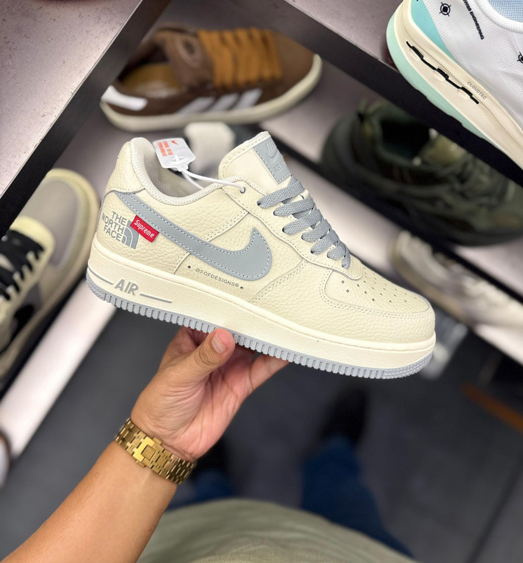 NIKE AIRFORCE NORTH FACE X SUPREME OFF WHITE