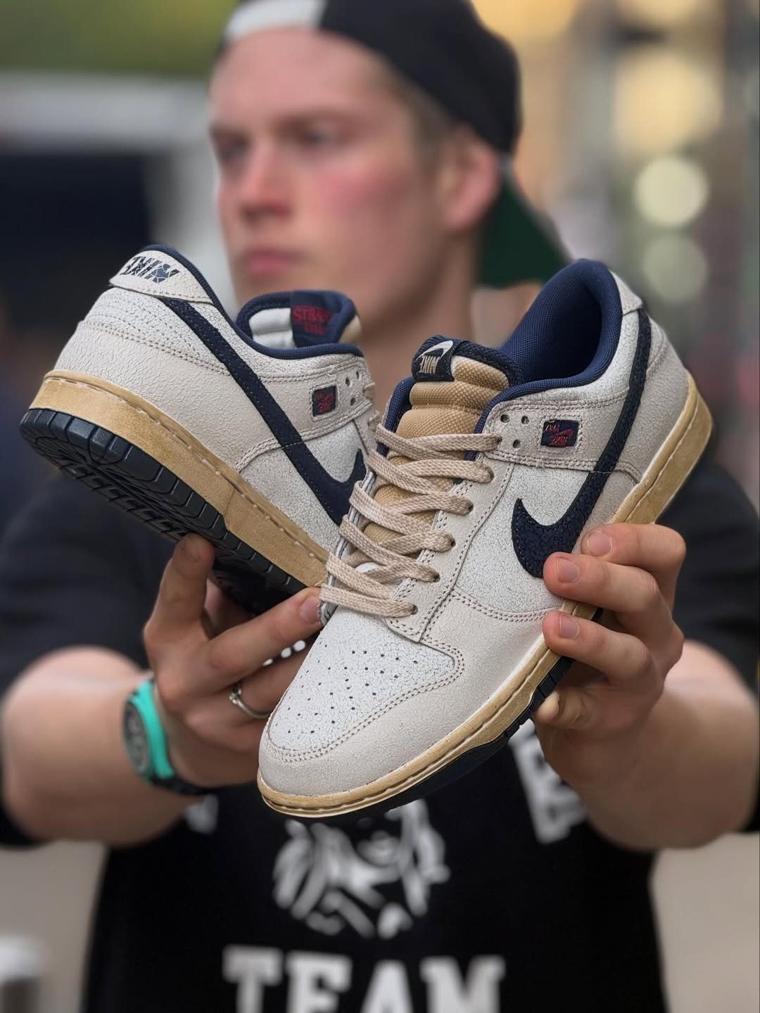 NIKE SB DUNK STRANGER THINGS 2026 🖤