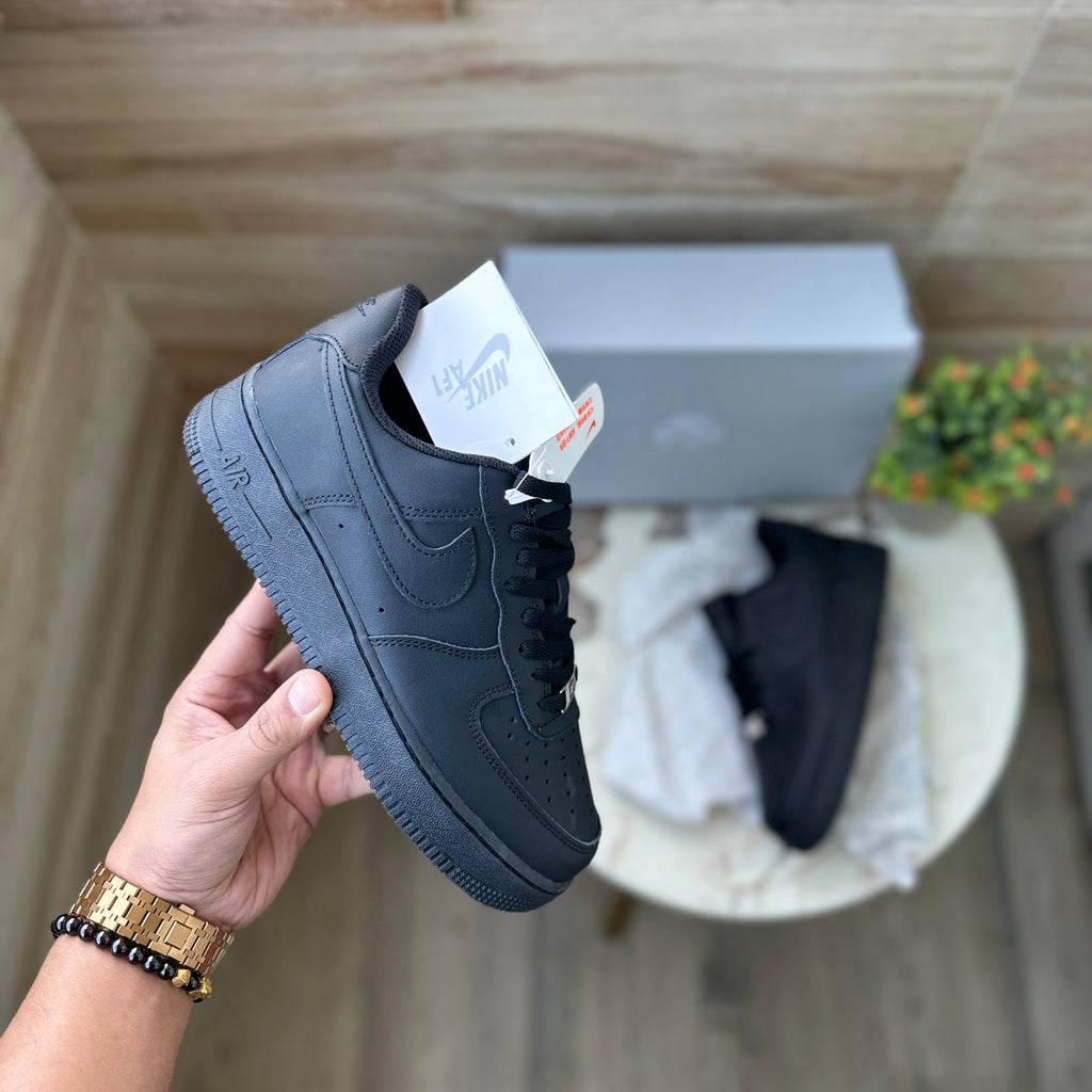 NIKE AIRFORCE ONE BLACK