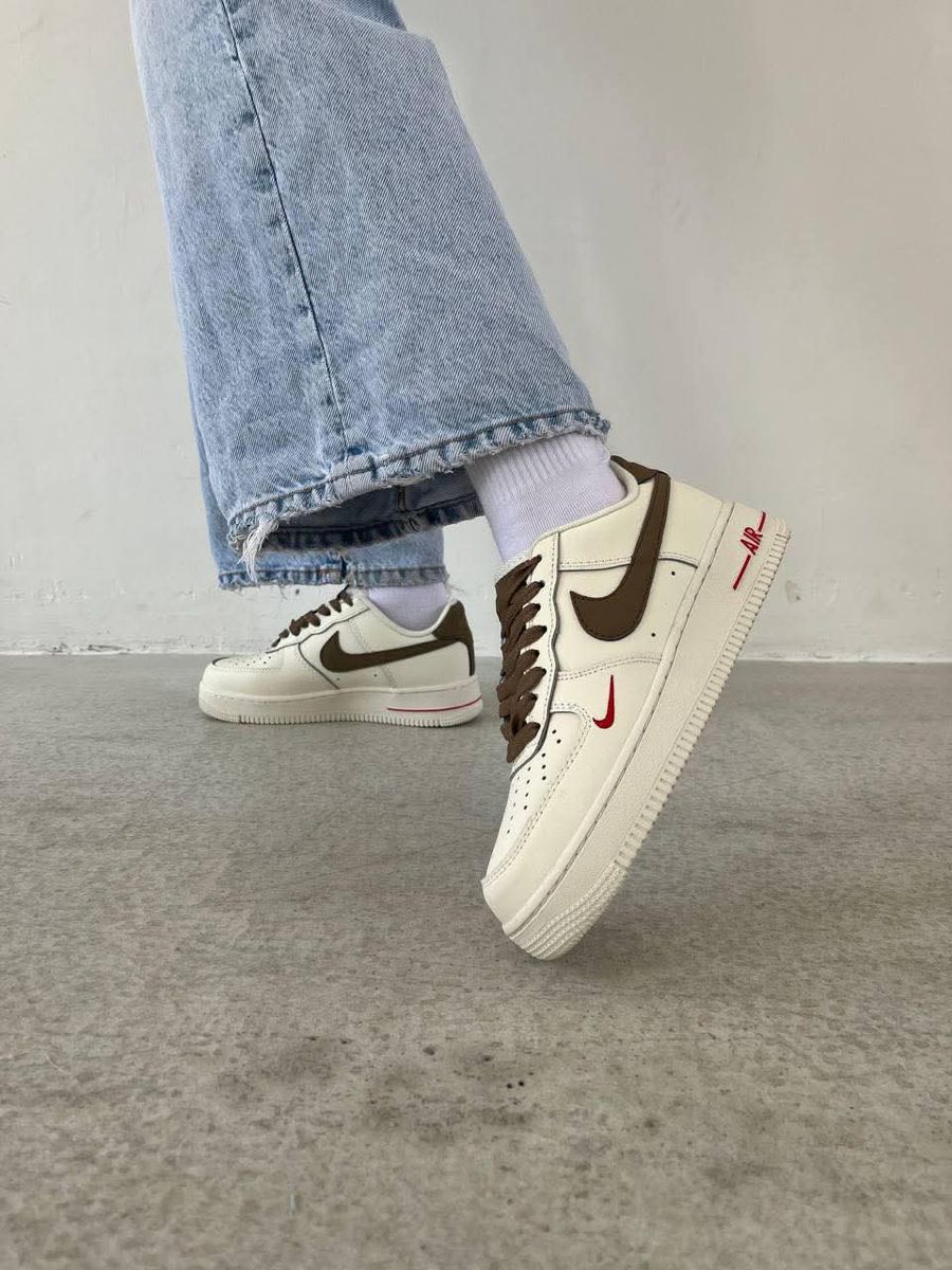 NIKE AIRFORCE BROWN SWOOSH