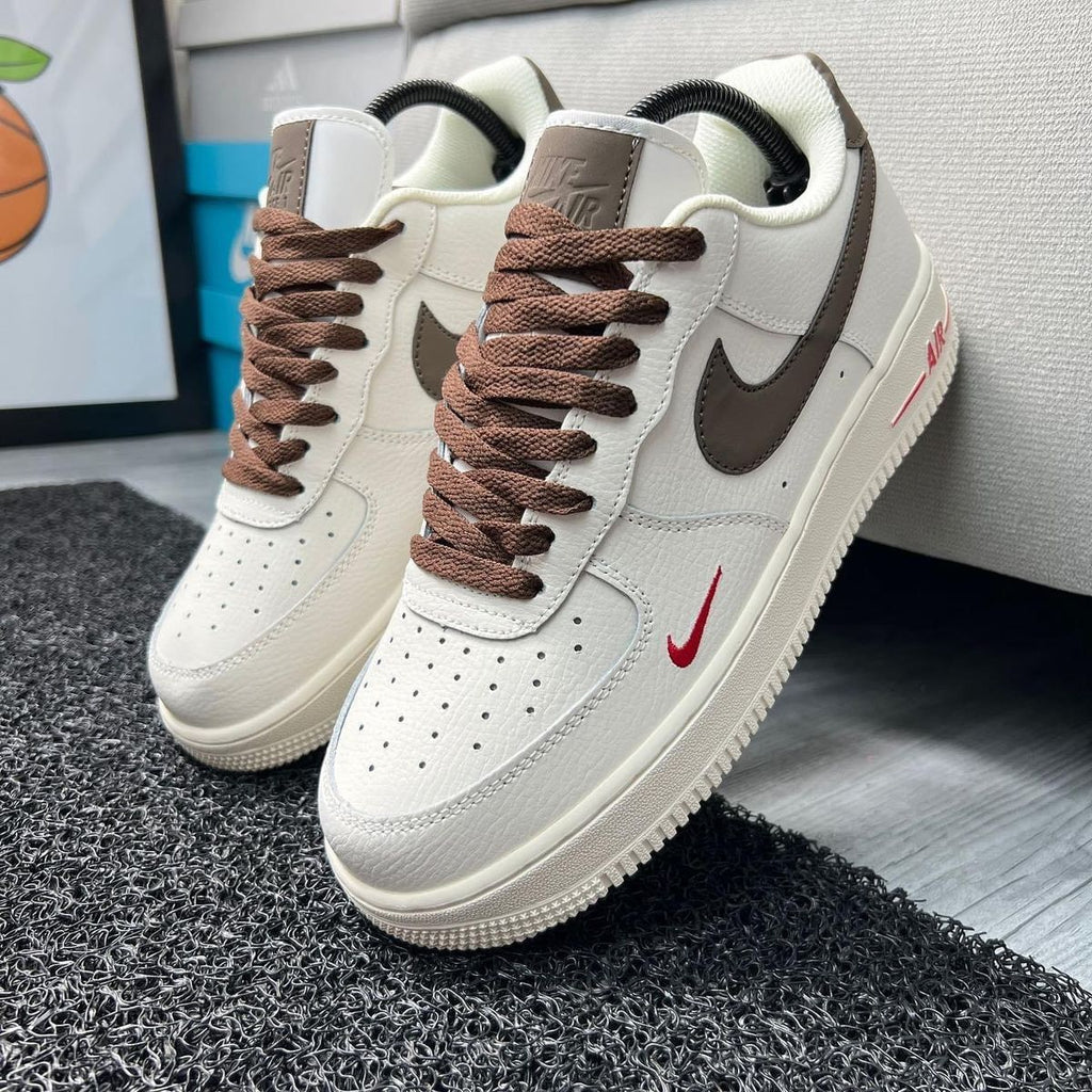 NIKE AIRFORCE BROWN SWOOSH
