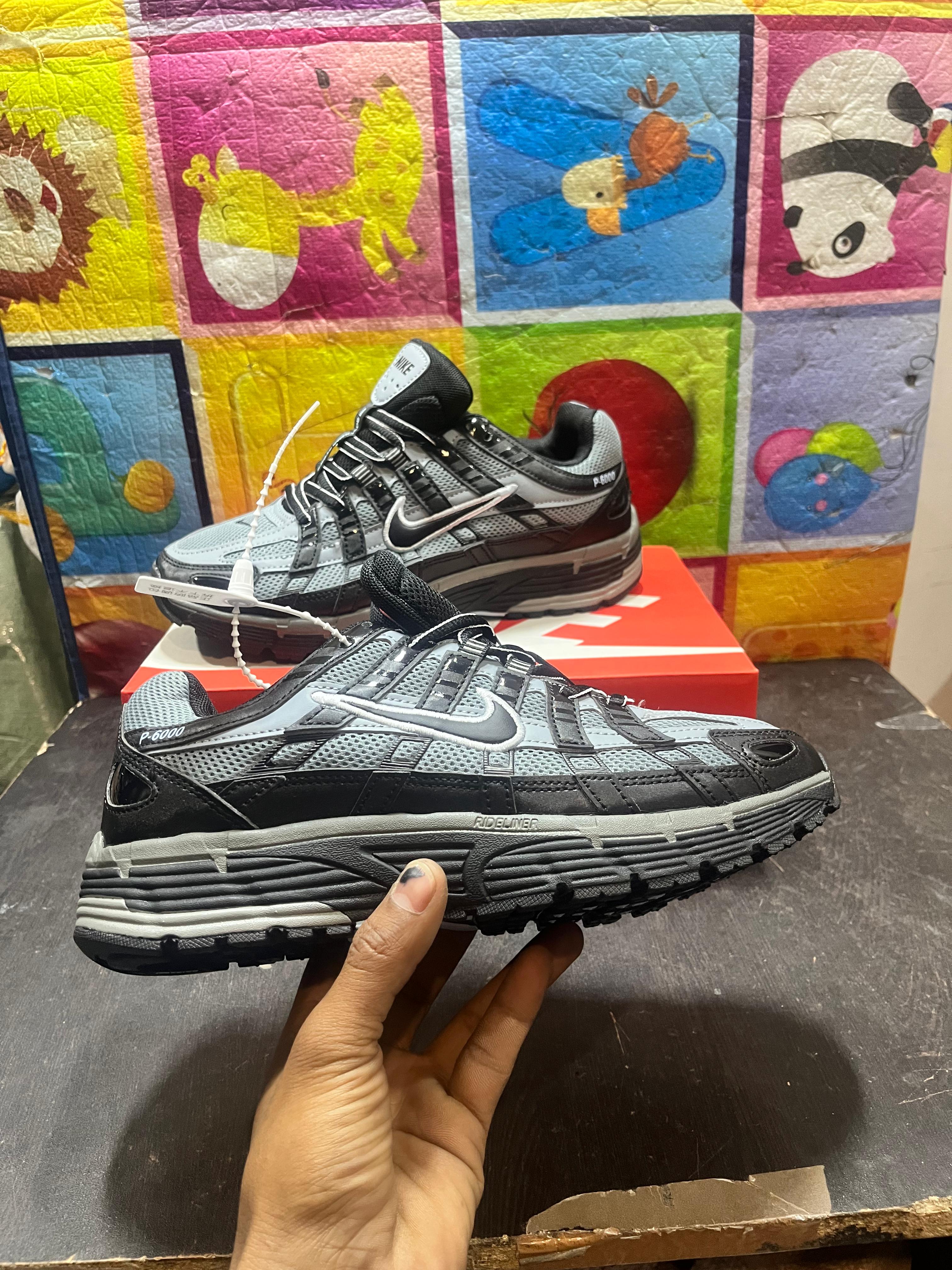 NIKE P-6000 TRAINER METALLIC