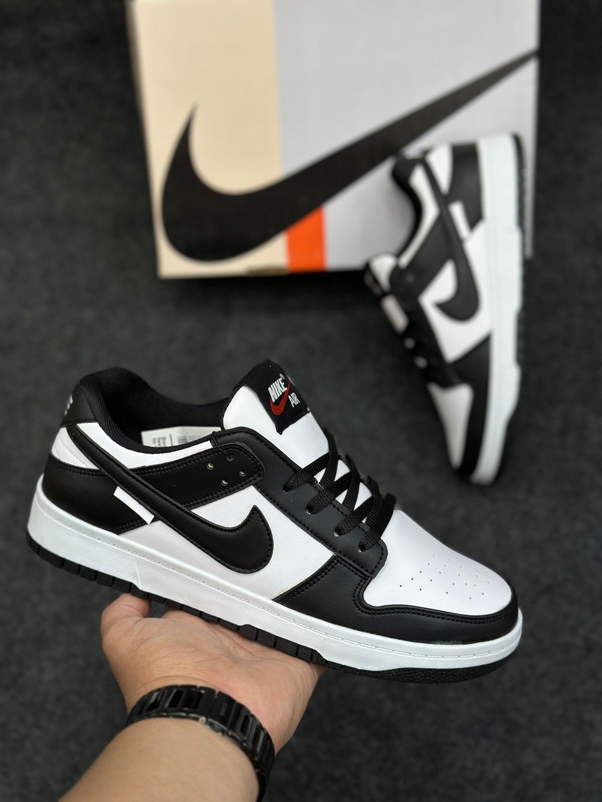 NIKE  SB DUNK LOW PRO
