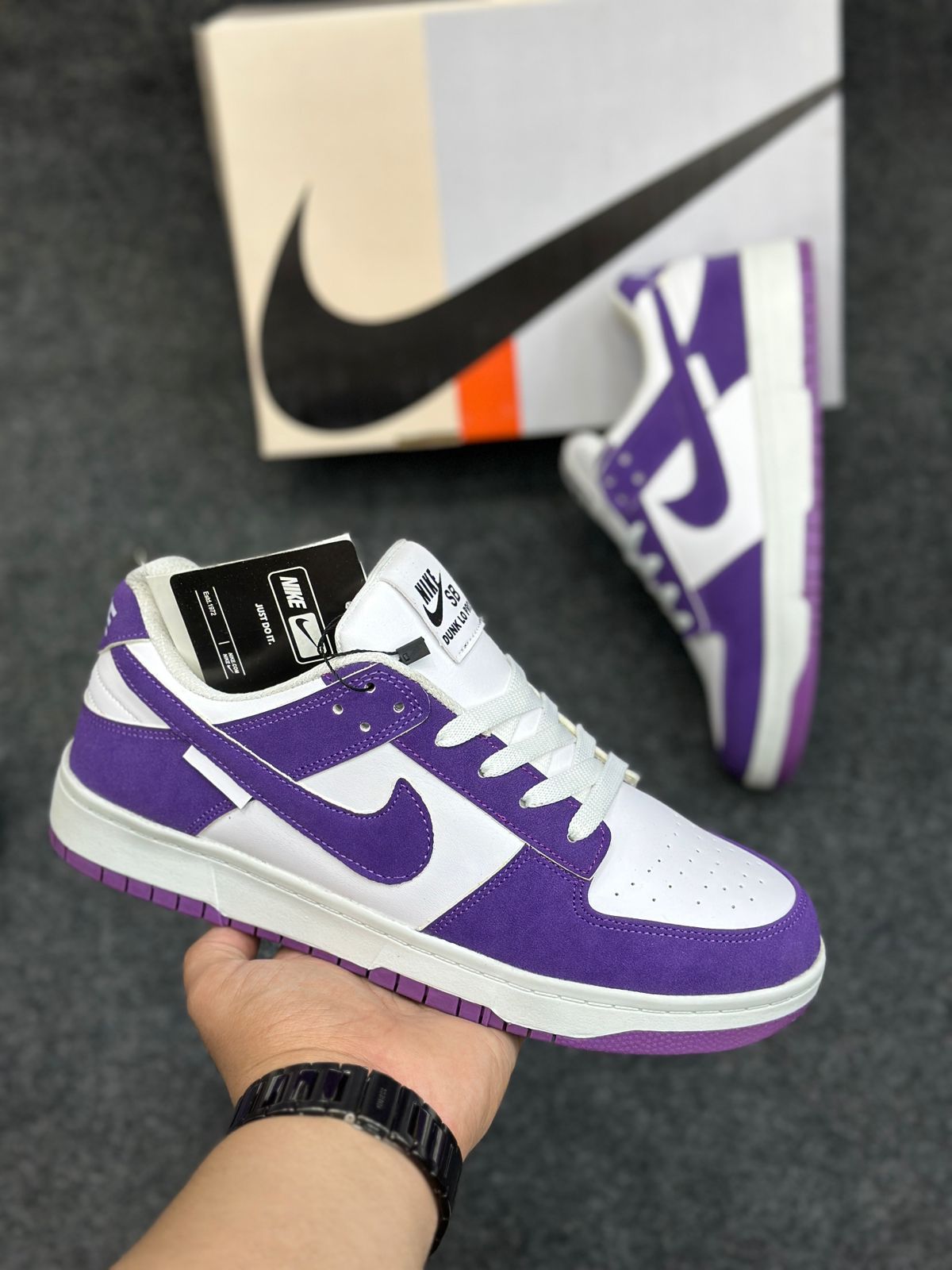 NIKE  SB DUNK LOW PRO
