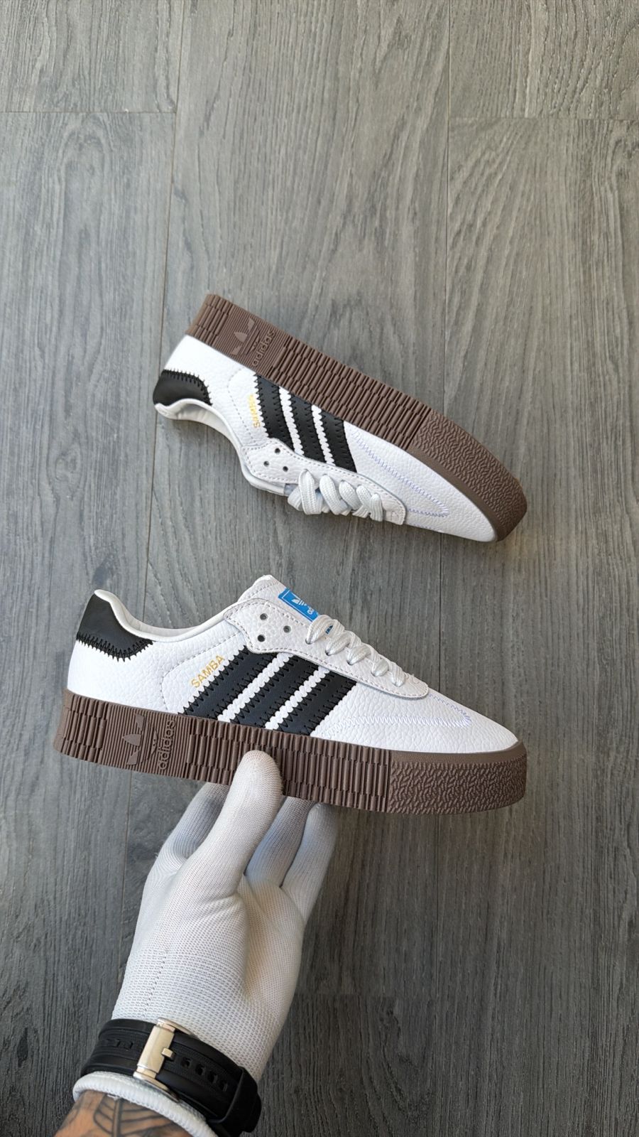 Adidas sambarose