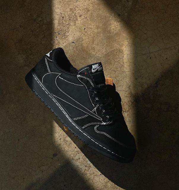 Air Jordan’s Retro One Travis Scott Low Phantom