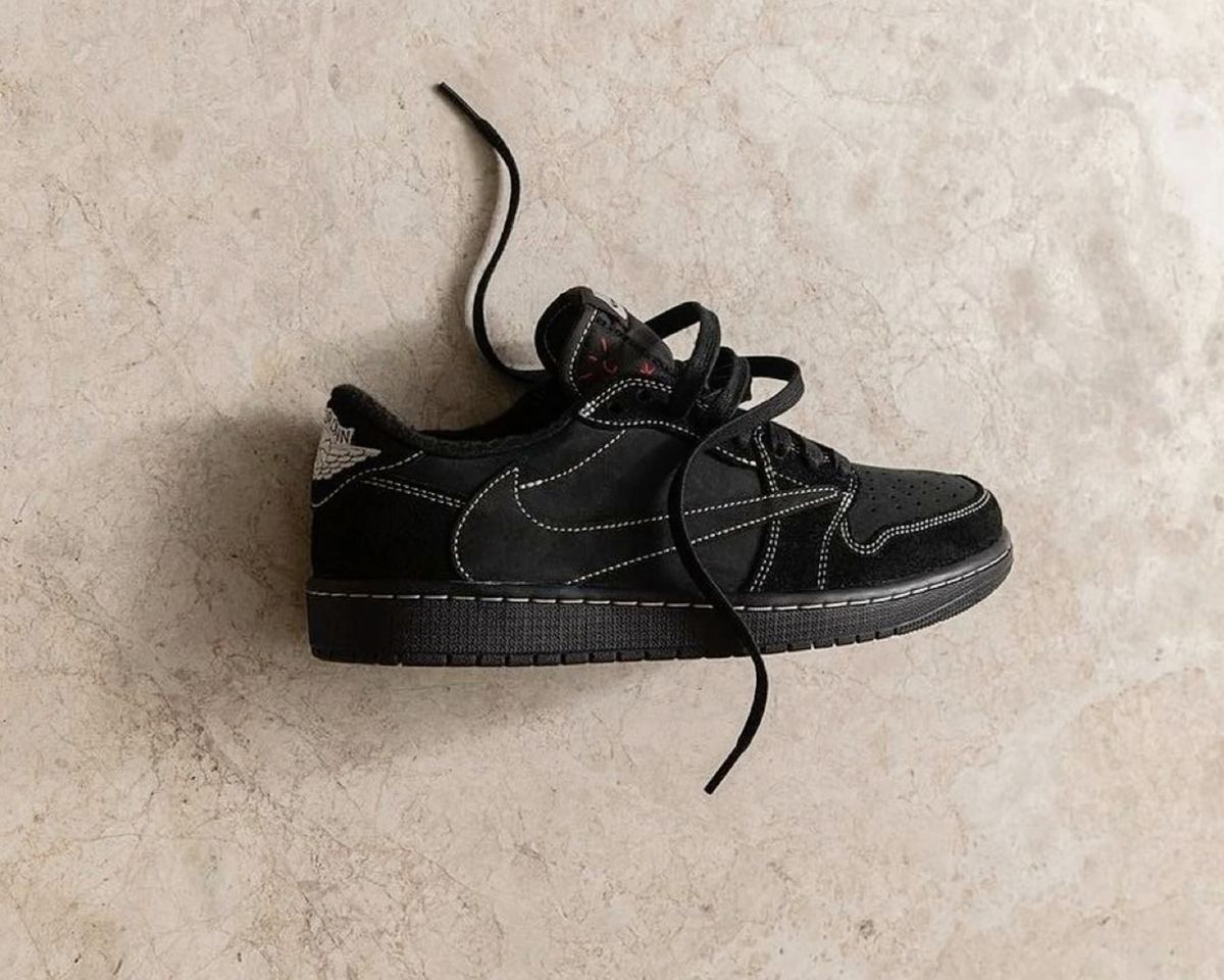 Air Jordan’s Retro One Travis Scott Low Phantom