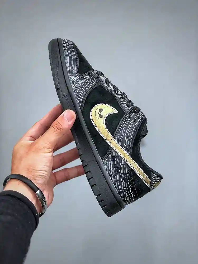 NIKE SB DUNK SUPREME ZEBRA 2025 ❤️