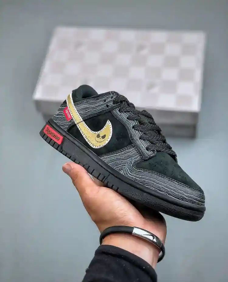 NIKE SB DUNK SUPREME ZEBRA 2025 ❤️