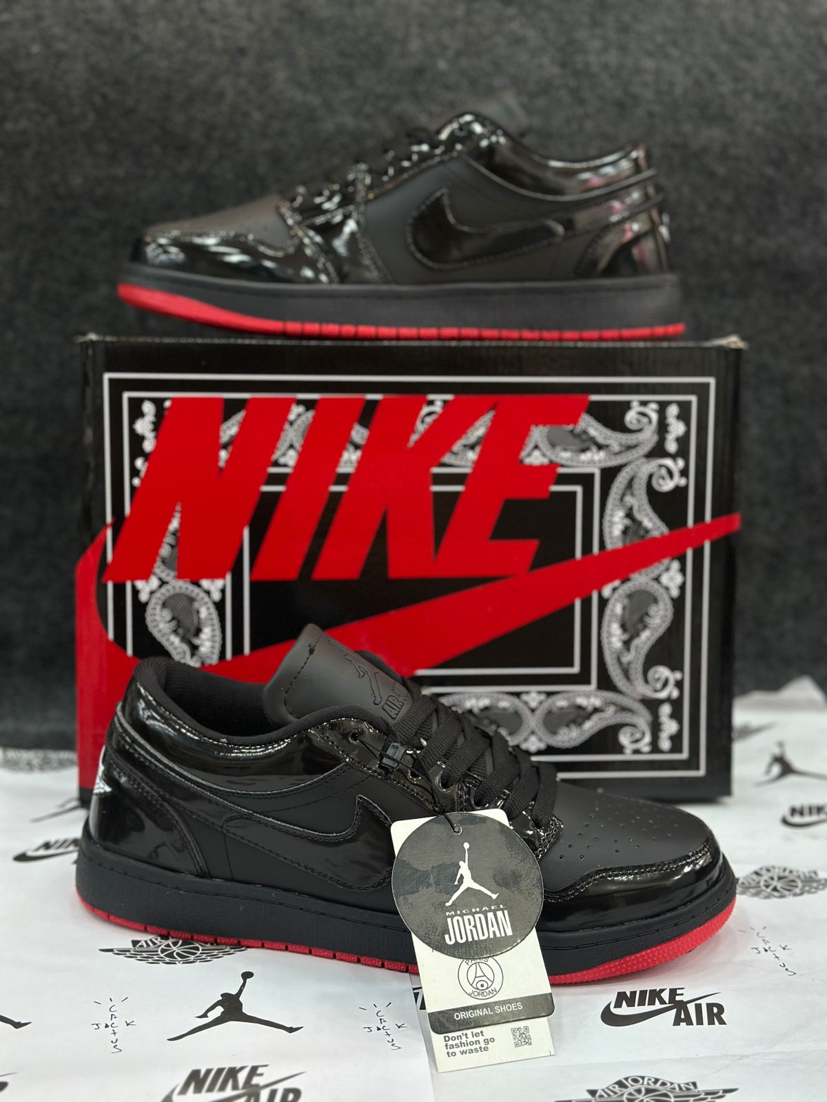 NIKE AIR JORDAN LOW