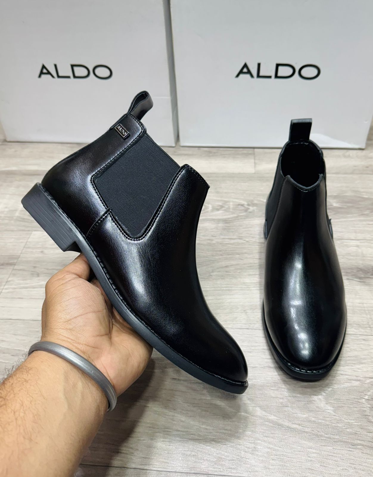 ALDO chelsea boots(Boys)