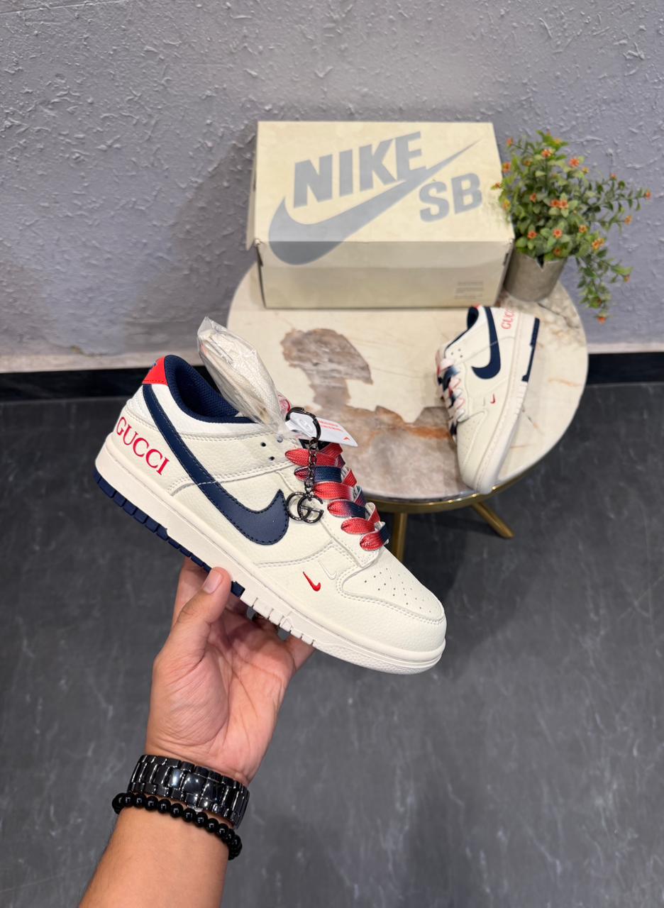 NIKE SB DUNK X GUCCI CUSTOM KEYCHAIN 🖤
