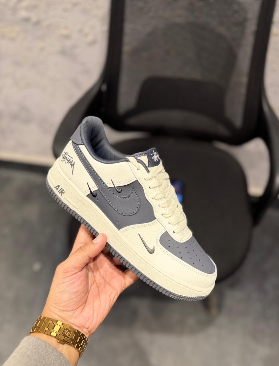 NIKE AIRFORCE CUSTOM X STUSSY WHITE 2025