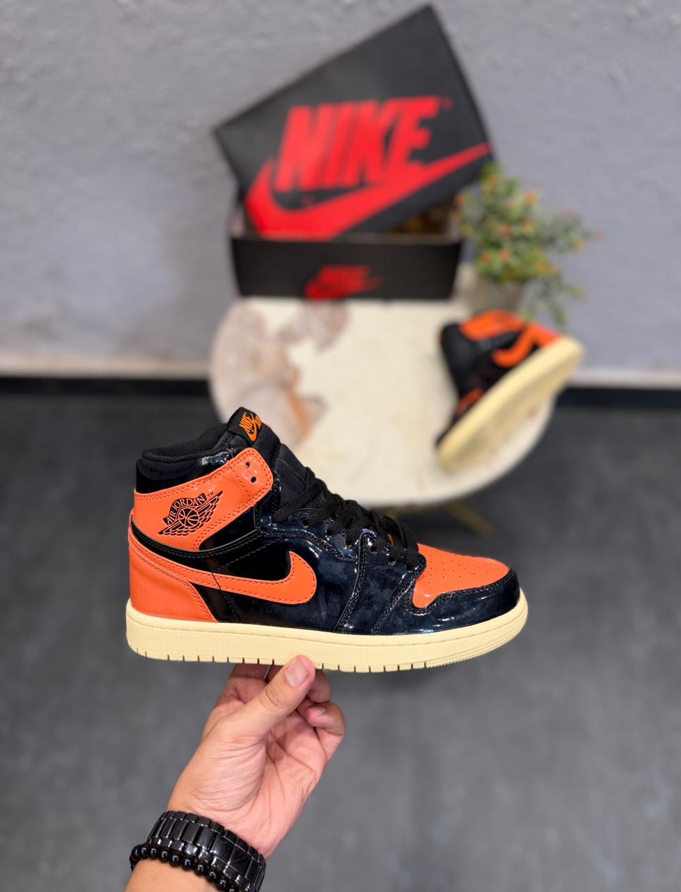 AIR JORDANS RETRO 1 SHATTERED 3.0 PATENT
