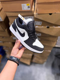AIR JORDANS RETRO 1 LOW SUEDE PANDA