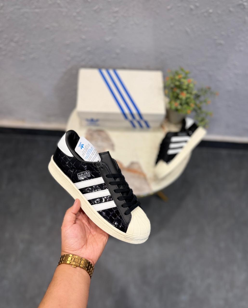 Adidas Superstar Vintage women's sneaker in core black and white with