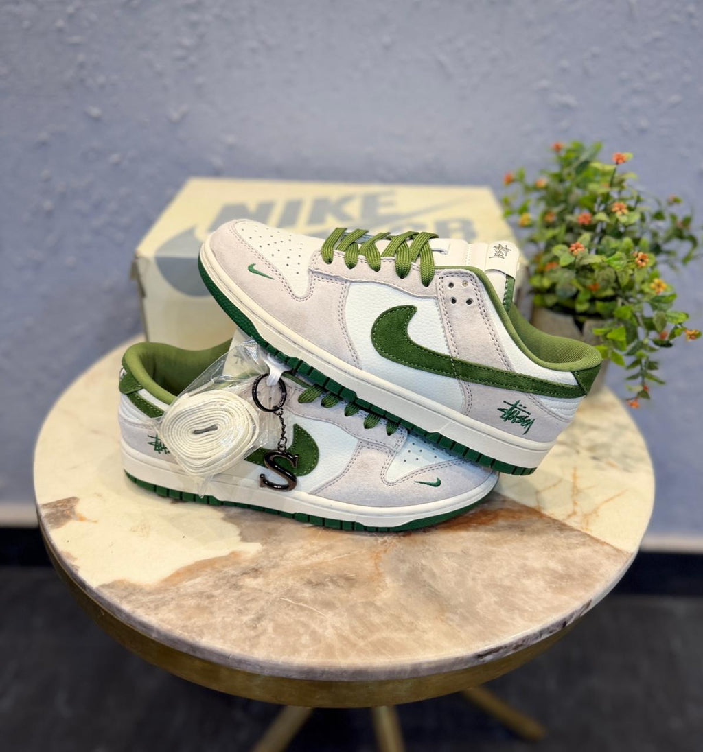 NIKE SB DUNK STUSSY S WHITE GREEN KEYCHAIN 🖤
