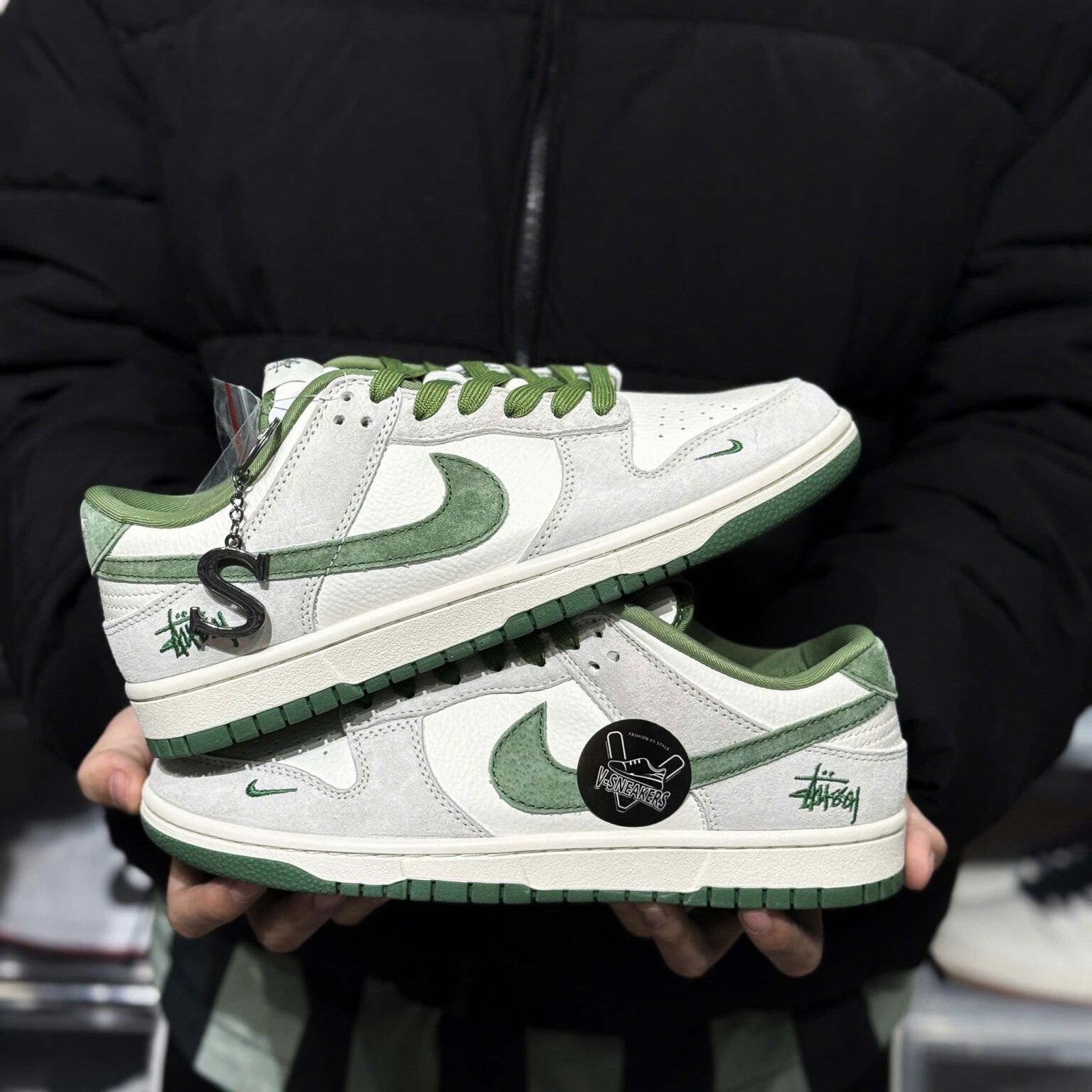 NIKE SB DUNK STUSSY S WHITE GREEN KEYCHAIN 🖤