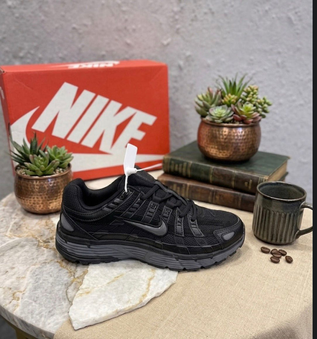 NIKE P-6000 TRAINER BLACK GREY