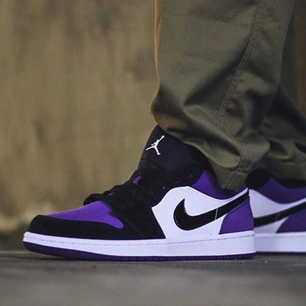 AIR JORDANS RETRO 1 LOW COURT PURPLE