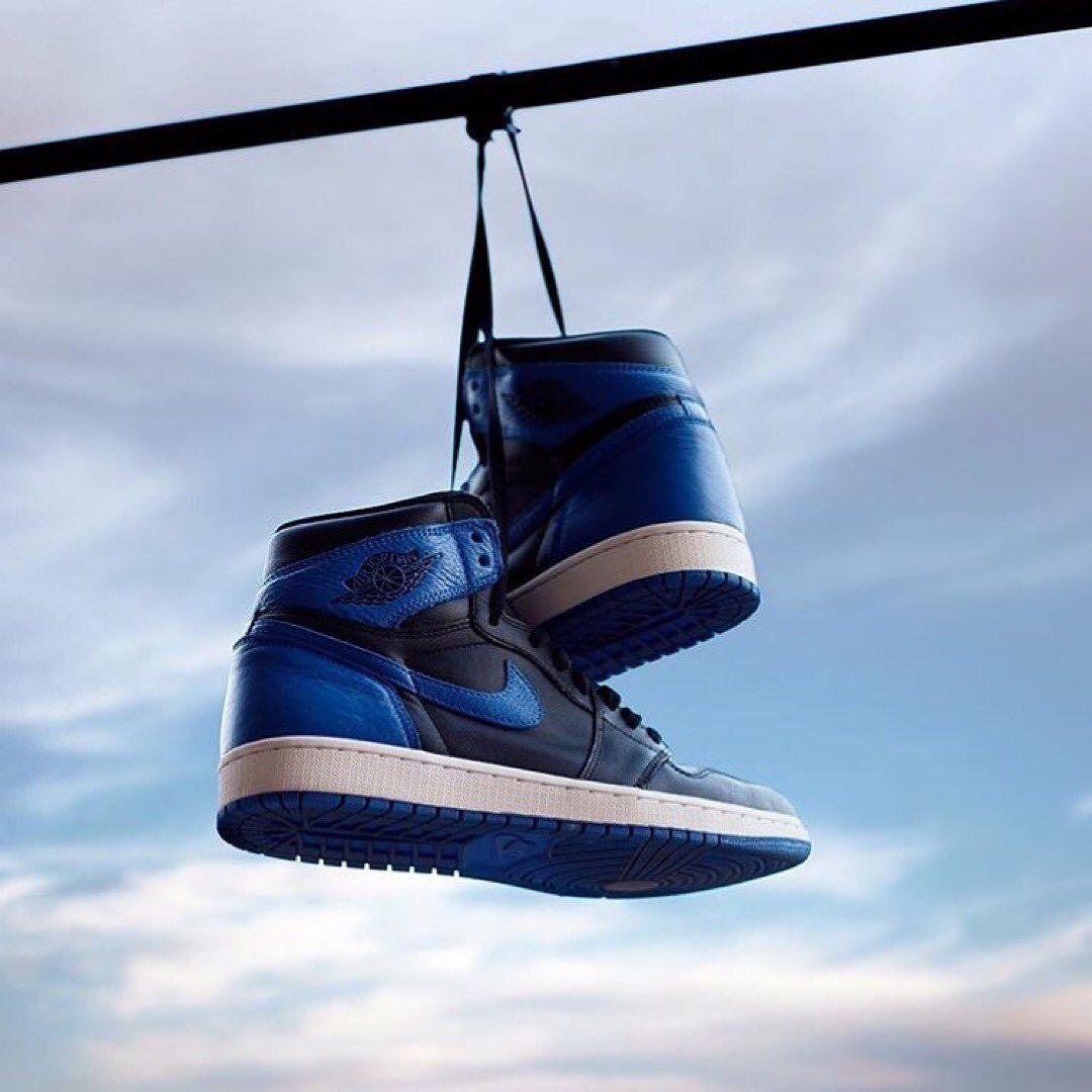 AIR JORDANS RETRO 1 MID MARINA BLUE