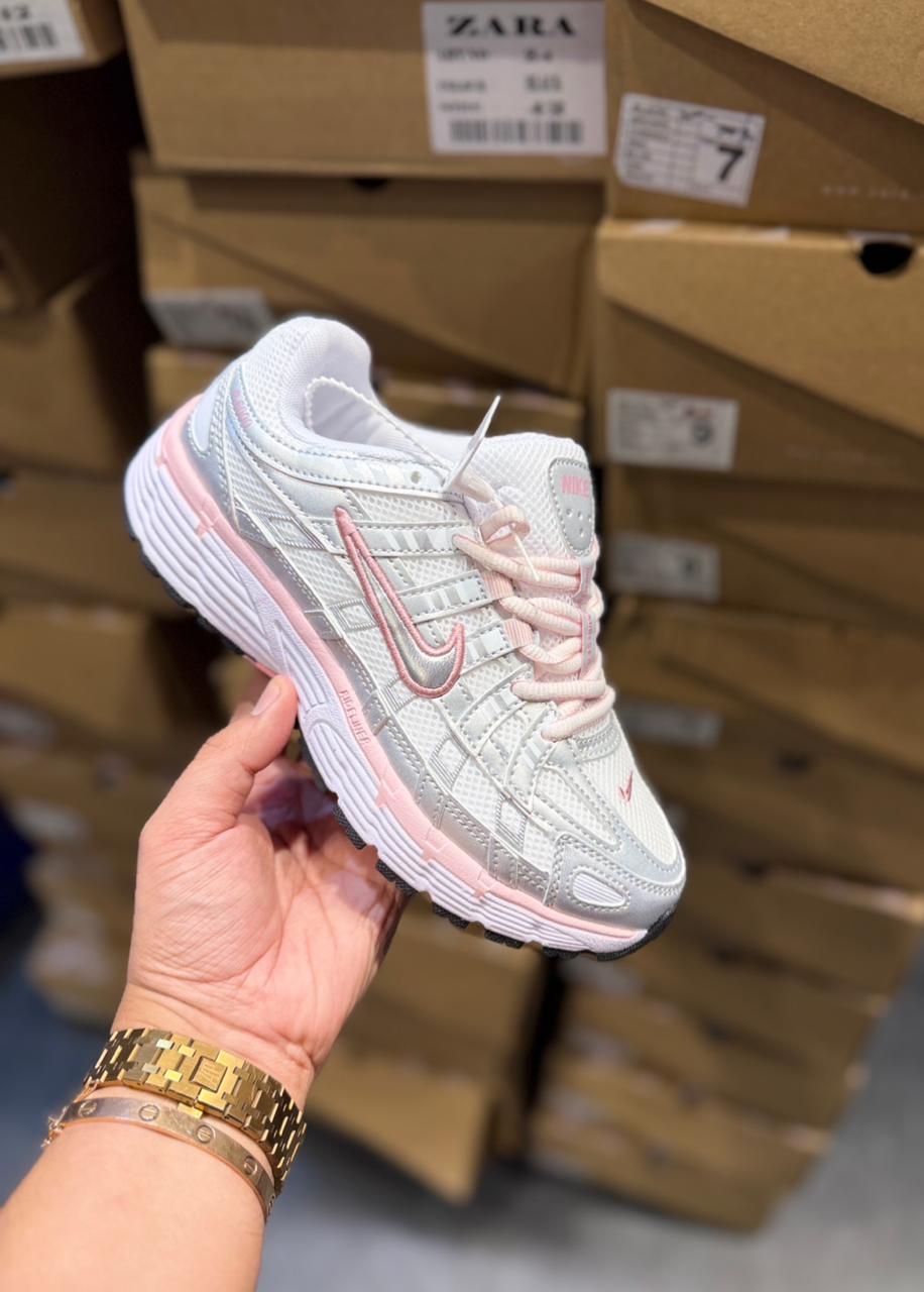 NIKE P-6000 TRAINER BABY PINK