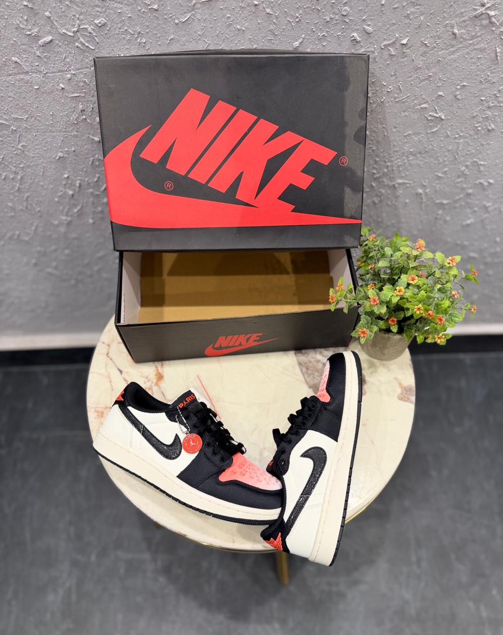 AIR JORDANS RETRO 1 LOW PARIS SAINT GERMAIN
