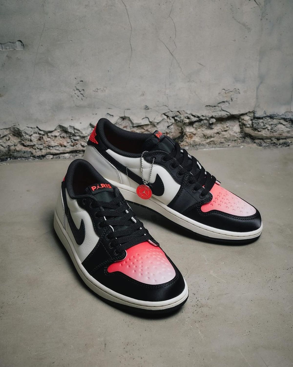 AIR JORDANS RETRO 1 LOW PARIS SAINT GERMAIN