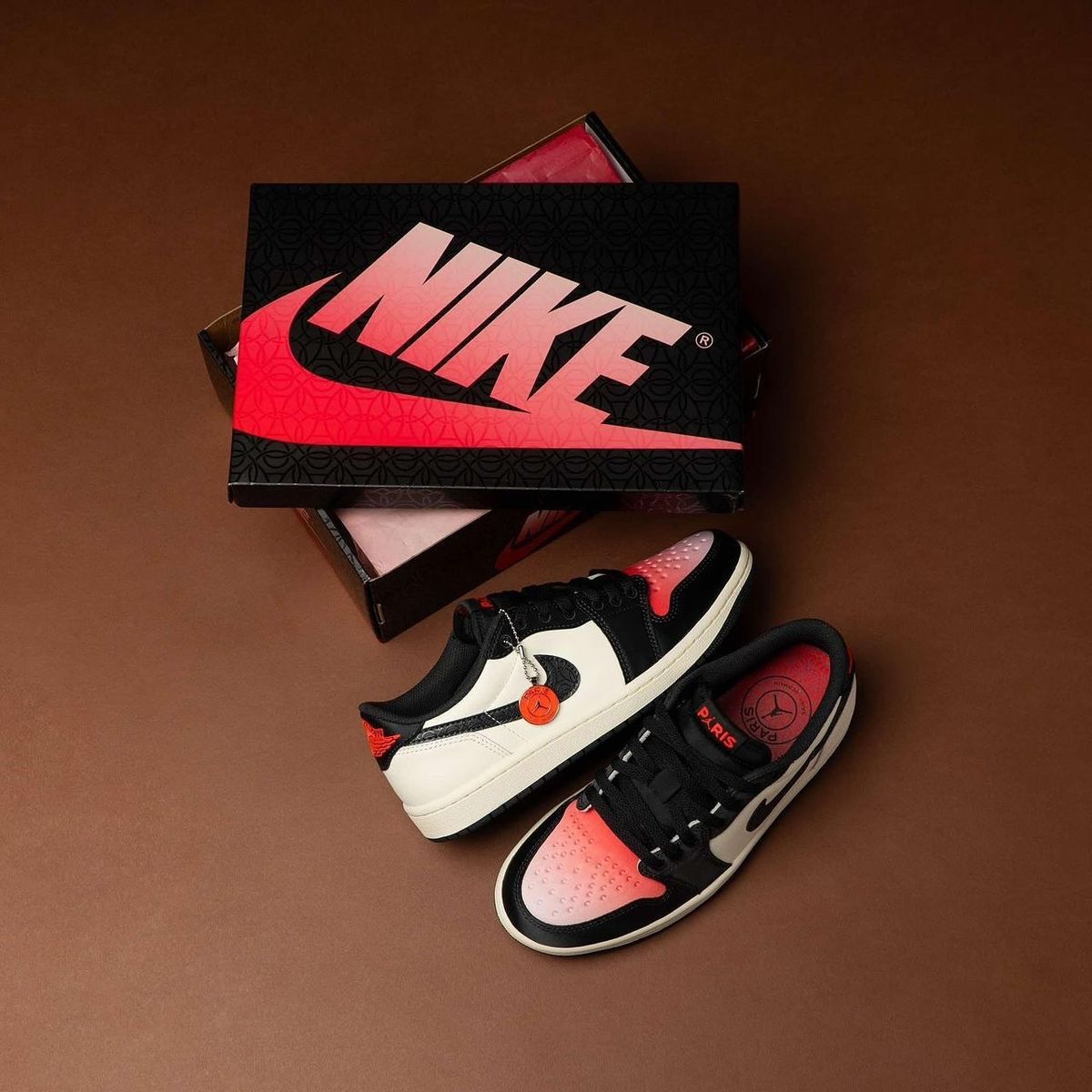 AIR JORDANS RETRO 1 LOW PARIS SAINT GERMAIN