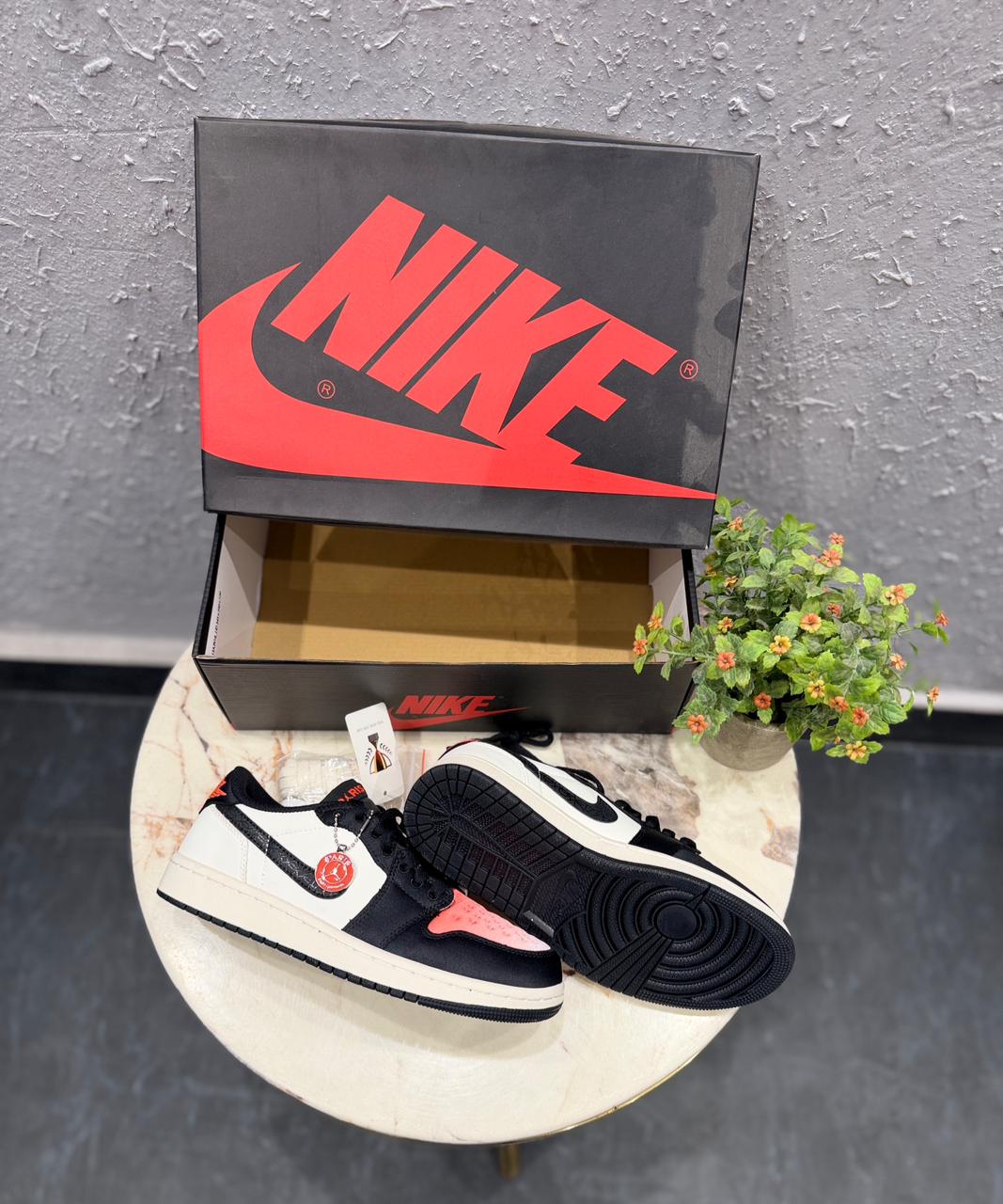 AIR JORDANS RETRO 1 LOW PARIS SAINT GERMAIN