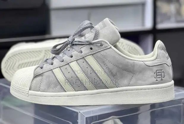 ADIDAS ORIGINALS SUPERSTAR REIGNING CHAMP LIGHT GREY
