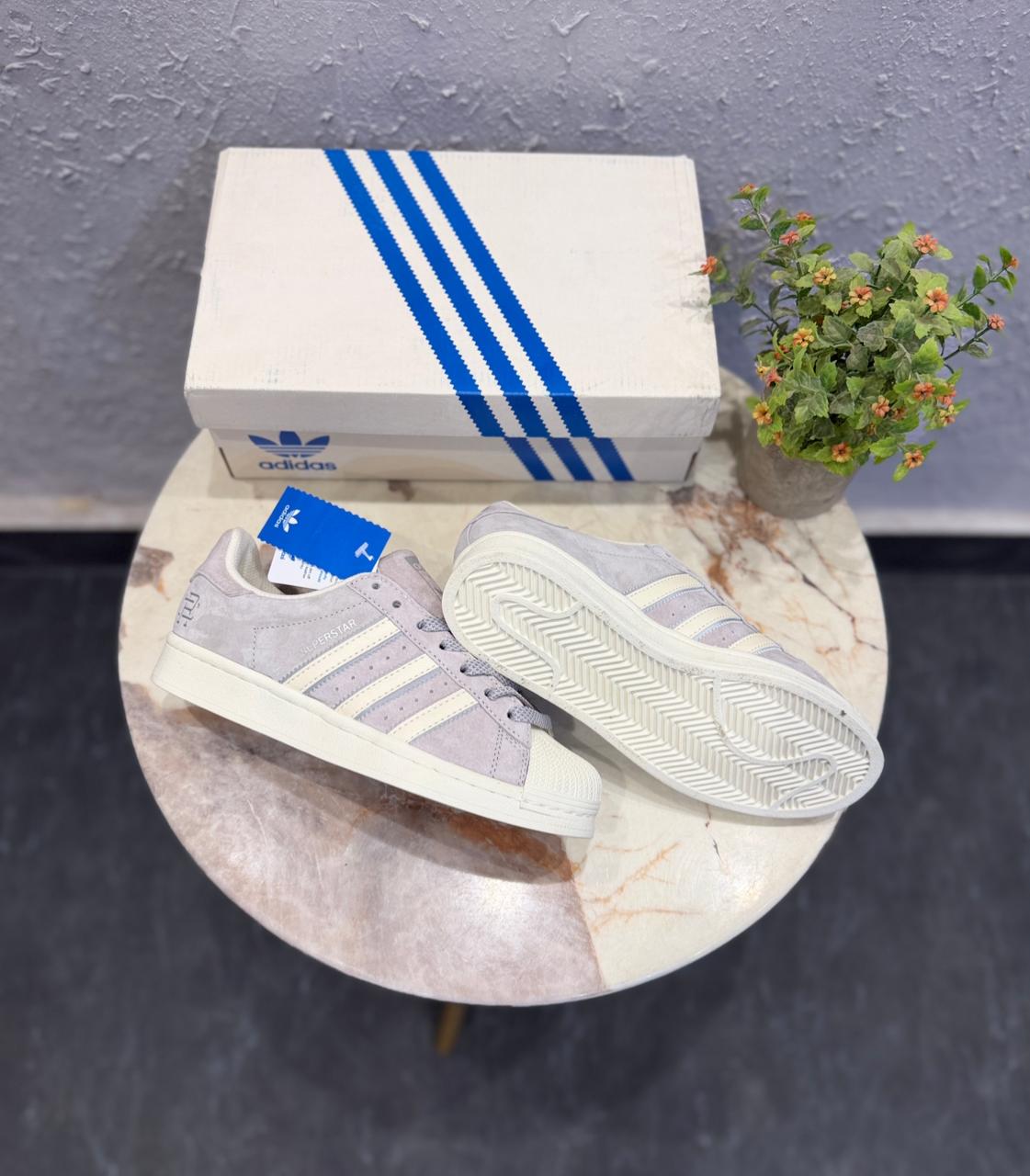 ADIDAS ORIGINALS SUPERSTAR REIGNING CHAMP LIGHT GREY
