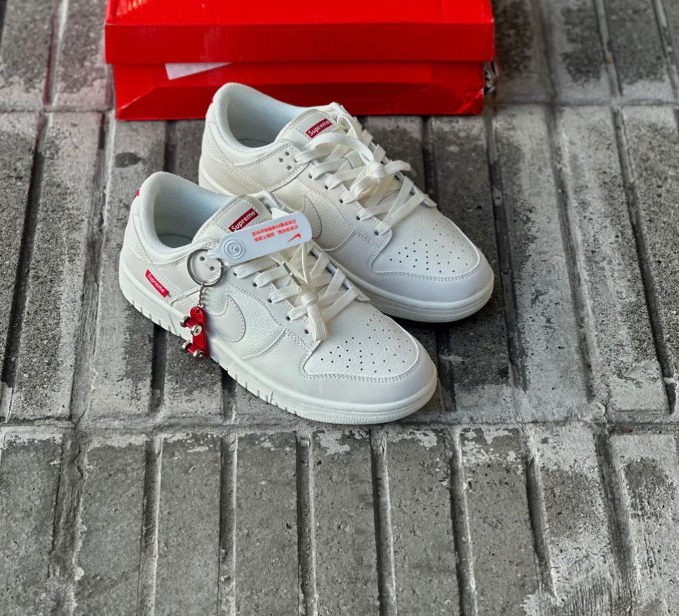 NIKE SB DUNK SUPREME BEIGE