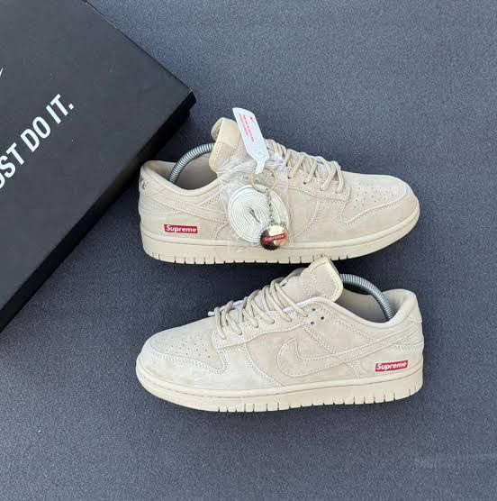 NIKE SB DUNK SUPREME BEIGE