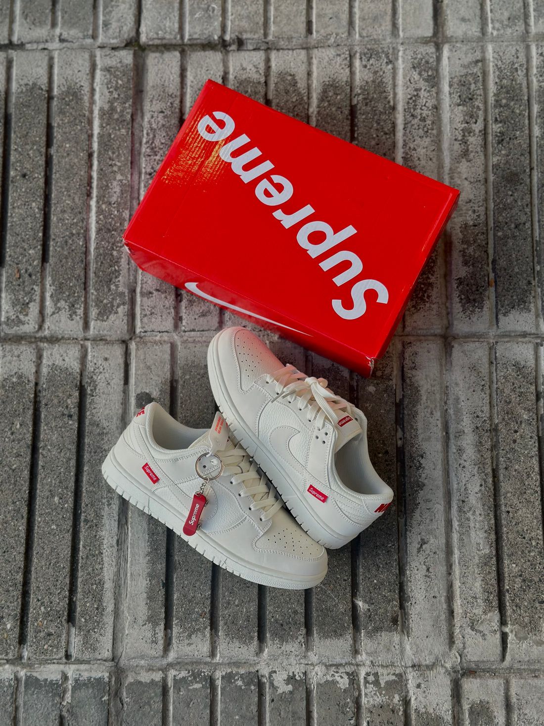 NIKE SB DUNK SUPREME BEIGE