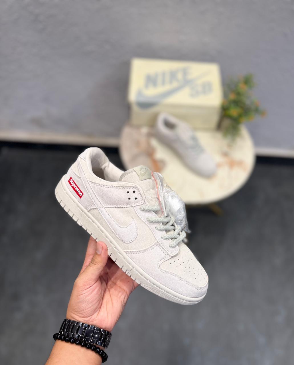 NIKE SB DUNK SUPREME BEIGE